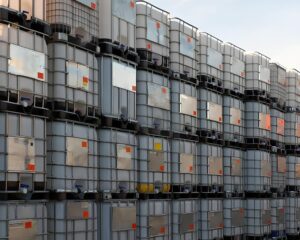 Read more about the article IBC Tankları Hangi Endüstrilerde Kullanılır?